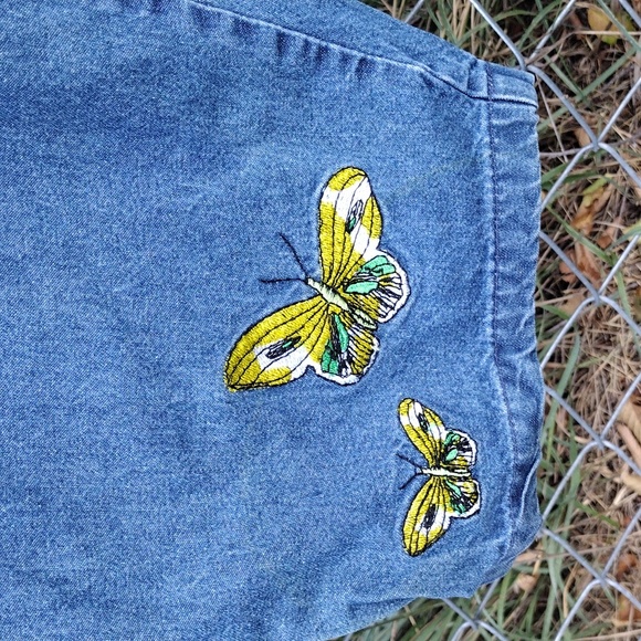 Capris - Picture 4 of 7